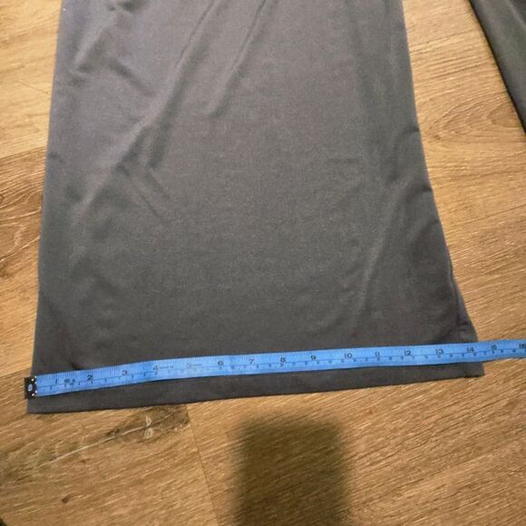 Eliza J Gray Jumpsuit with Relaxed Fit and Collared Neckline - Picture 9 of 12